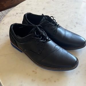 Deer Stags black dress shoes size youth 5 in excellent condition